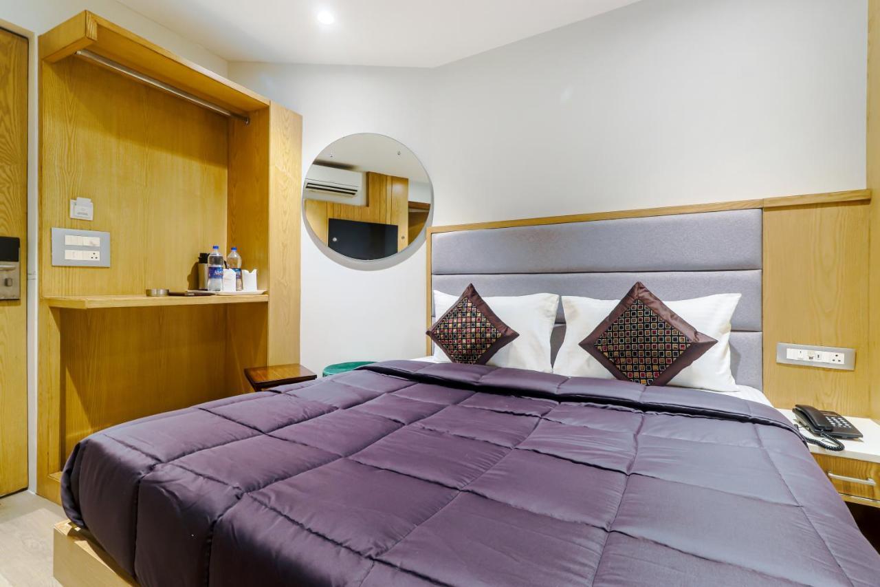 Hotel Bricks, Karol Bagh, New Delhi المظهر الخارجي الصورة